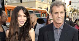 Mel Gibsons new girlfriend Oksana records first solo song